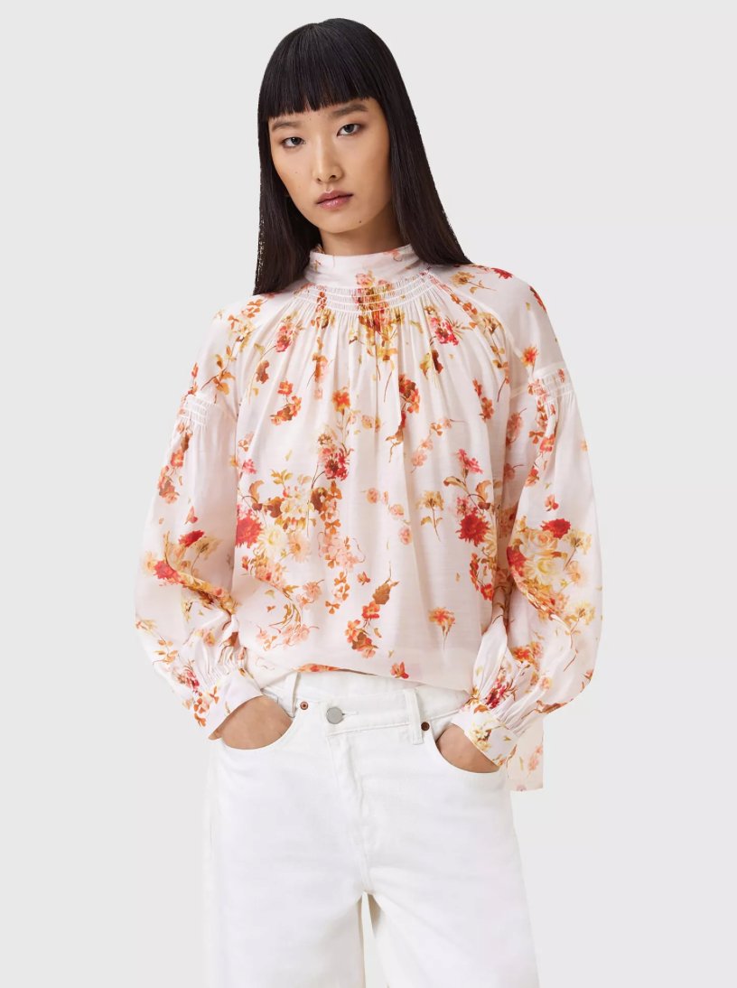 Women in Pink blouse