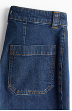 Load image into Gallery viewer, Crease Front Straight Denim
